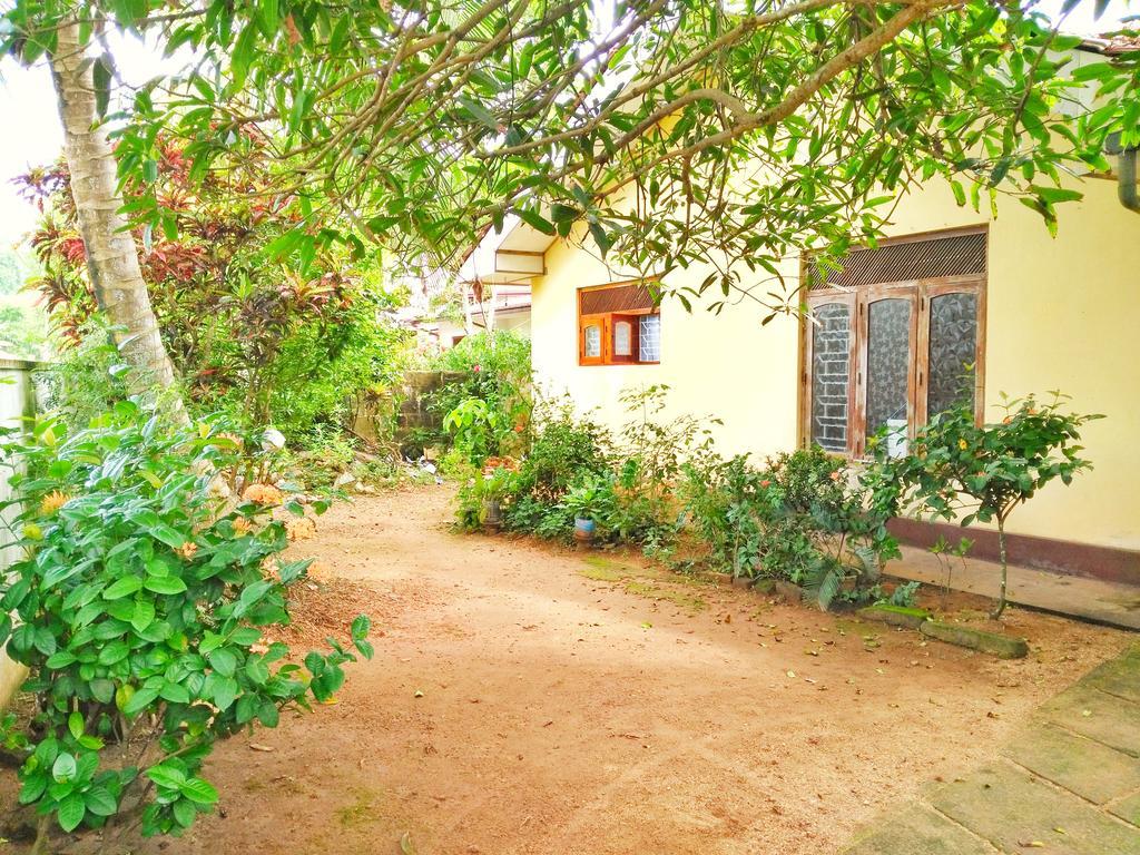 Hikkaduwa Home Stay Ngoại thất bức ảnh